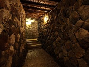 大坂城地下風温泉への洞窟